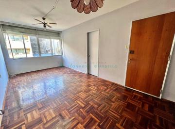 Departamento · 50m² · 3 Ambientes · Venta de Apartamento de 2 Dorm. en El Centro de Montevideo