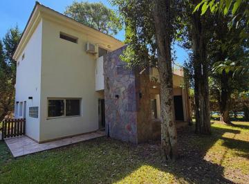 Casa · 258m² · 5 Ambientes · 6 Cocheras · Casa en Alquiler en Fincas de Iraola