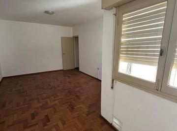 Departamento · 82m² · 4 Ambientes · Urquiza Al 1800 Oportunidad - Departamento 2 Dorm.