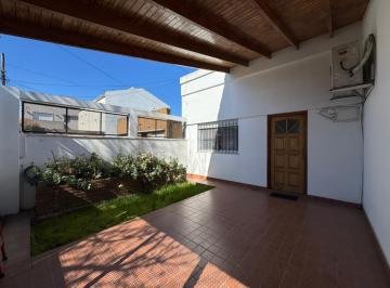 Casa · 148m² · 4 Ambientes · 1 Cochera · Casa en Tolosa