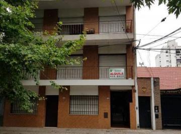 Departamento · 60m² · 4 Ambientes · Alquilo Departamento Externo - Escalera