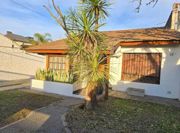 Casa · 170m² · 4 Ambientes · 1 Cochera · Casa Chalet en Venta en Pilar, G. B. a. Zona Norte, Argentina