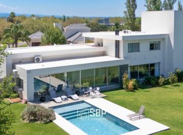 SBP-SBP-246_2 · Casa en Venta | Altos del Chateau | 5 Dorm