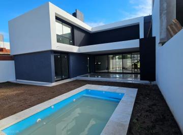 Casa · 286m² · 8 Ambientes · Casa en Venta La Luisita Premium 4 Dorm.