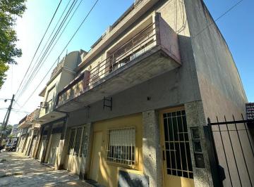 PH de 6 ambientes, Tres de Febrero · PH en Venta Balcon Frente a La Plaza - Caseros Centro