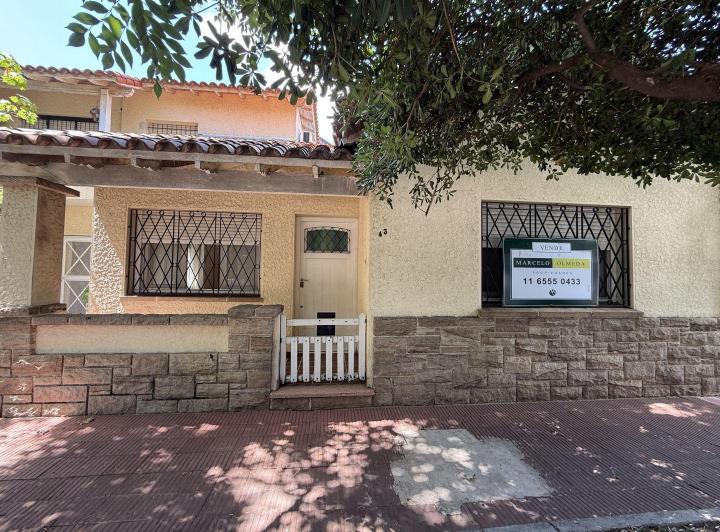 Casa · 163m² · 6 Ambientes · 1 Cochera