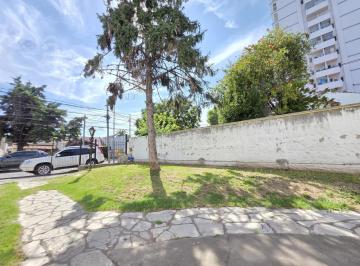 Casa · 120m² · 3 Ambientes · 4 Cocheras · Casa en Venta en Villa Ballester - Lote Propio - Tres Ambientes con Acceso a Varios Autos.