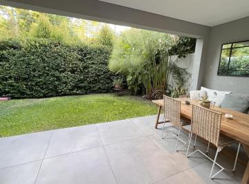 Casa · 139m² · 5 Ambientes · 2 Cocheras · Excelente Duplex en San Isidro Dentro de Una Calle Privada