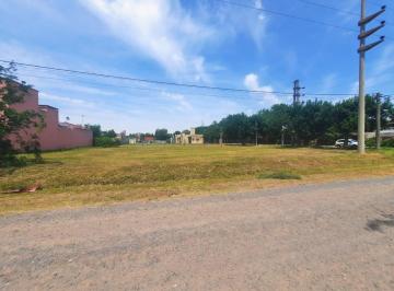 Terreno · 832m² · Terreno en Funes Esquina Norte Amplio Divisible Oportunidad Financiación