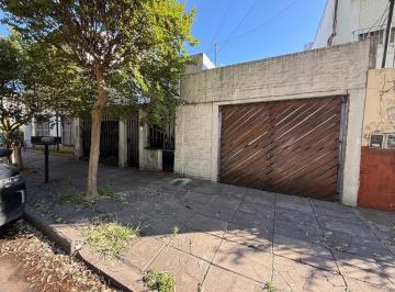 Casa · 102m² · 3 Ambientes · 1 Cochera · Venta Casa Lote Propio Cochera en Jose Ingenieros