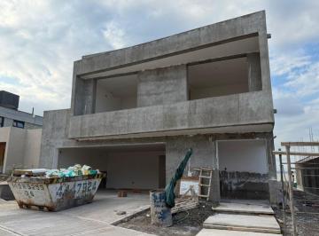 Casa de 6 ambientes, El Challao · Proyecta Vende Casa en Barrio La Bastilla