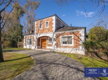 Casa · 129m² · 3 Ambientes · Venta Casa La Arboleda 3 Ambientes con Pileta
