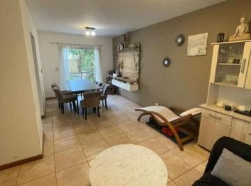 Casa · 84m² · 3 Ambientes · 1 Cochera · Duplex en Venta de 3 Ambientes en El Centro de Canning