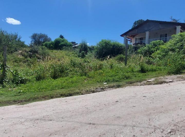 Terreno · 915m²