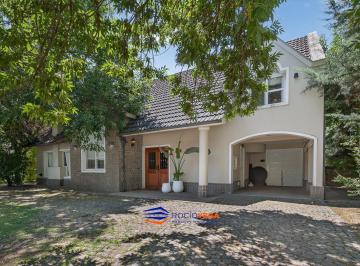 Casa · 185m² · 4 Ambientes · 1 Cochera · Casa a La Venta en Campos de Alvarez