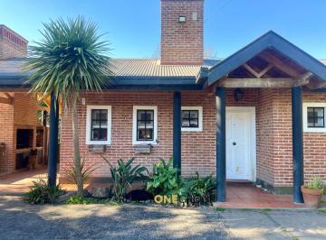Casa de 8 ambientes, La Plata · Casa en Esquina en Villa Elisa