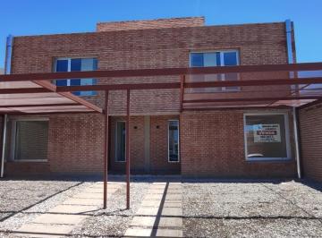Casa · 180m² · 5 Ambientes · 2 Cocheras · Casa - Docta