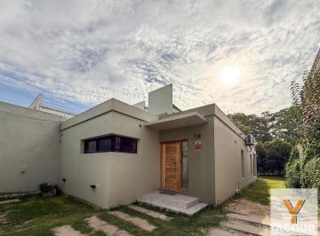 Casa · 75m² · 2 Ambientes · Casa en Venta - 1 Dormitorio 2 Baños - City Bell
