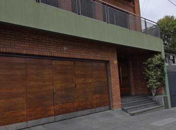 Casa · 480m² · 6 Ambientes · 6 Cocheras · Casa - Lote Propio - Cinco Dorm. - Jardin - Pileta - Quincho - Parrilla