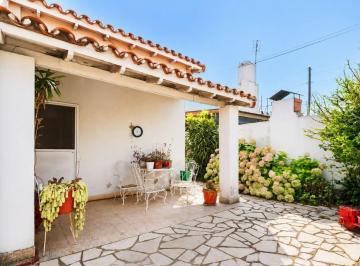 KNK-KNK-5191_2 · Oportunidad Casa de 3 Ambientes con Cochera 211 m² Escucha Ofertas