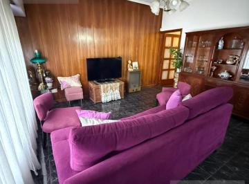 Casa · 380m² · 3 Dormitorios · 1 Cochera · Casa en Sánchez Elia