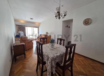 Departamento · 73m² · 3 Ambientes · 1 Cochera · Venta Departamento 3 Ambientes - Dependencia - Balcon en Caballito