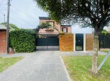 Casa de 7 ambientes, La Plata · Casa en Venta en Villa Elisa
