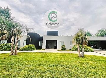 Casa · 230m² · 5 Ambientes · 8 Cocheras · Casa en Venta Barrio Cerrado Santa Irene