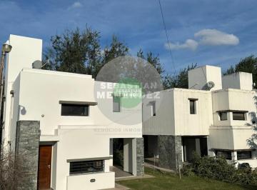 Casa · 125m² · 7 Ambientes · 1 Cochera · Apto Crédito - Housing Cerrado - 3 Dorm (1 en Suite) - Casa Venta Villa Allende