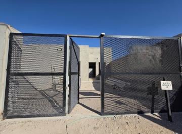 PH · 79m² · 3 Ambientes · 1 Cochera · PH en Plottier