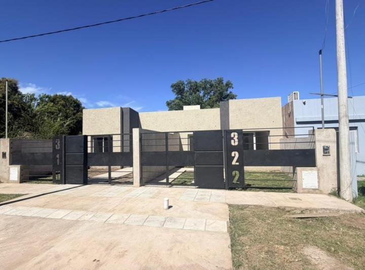 Casa · 80m² · 3 Ambientes · 1 Cochera
