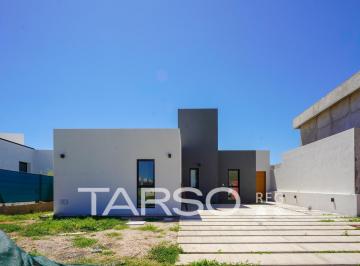 Casa · 225m² · 5 Ambientes · 2 Cocheras · Casa a Estrenar en Venta de 3 Dorm. en Alqarias 7 Soles