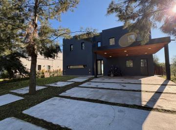 Casa · 274m² · 6 Ambientes · Venta | Casa Al Agua de 5 Dorm. | El Naudir Aguas Privadas