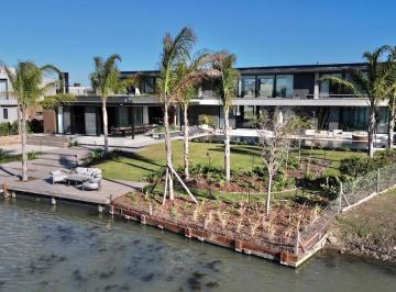 Casa de 7 ambientes, Ezeiza · Magnifica Casa en Venta de 1000 m² Construidos a La Laguna 2 Lotes Canning