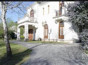 Casa · 390m² · 6 Ambientes · 2 Cocheras · Majestuosa Casa en Barrio Septiembre Escobar