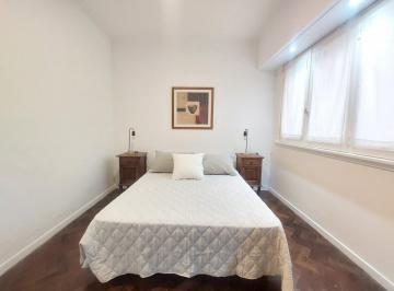 Departamento · 35m² · 2 Ambientes · Depto. Temporario de Dos Ambientes con Patio Para 2 Personas. Varese.
