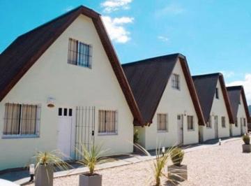 Hotel · 160m² · 6 Ambientes · 4 Cocheras · Venta Complejo de Cabañas en Miramar