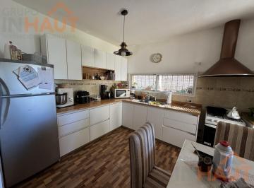 Casa · 185m² · 4 Ambientes · 1 Cochera · Casa en Cipolletti