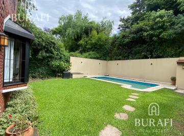 Casa · 330m² · 6 Ambientes · 1 Cochera · Venta Casa 8 Ambientes con Pileta en Bajo de Vicente Lopez