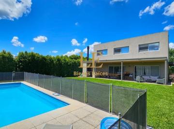 Casa · 272m² · 4 Ambientes · 2 Cocheras · Casa en Venta - El Canton - Puerto