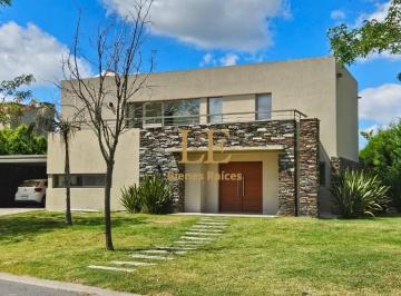 Casa · 261m² · 5 Ambientes · 5 Cocheras · Casa en Venta - El Canton