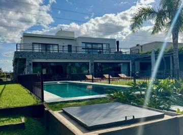 Casa · 386m² · 6 Ambientes · 4 Cocheras · Casa en Venta Al Lago 6 Amb en San Benito, Villanueva