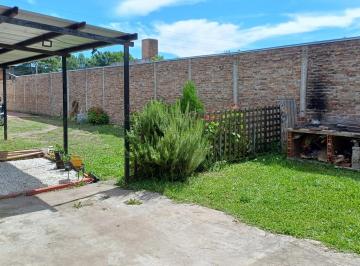Casa · 222m² · 5 Ambientes · 3 Cocheras · Venta Casa con Importante Terreno Tiro Suizo