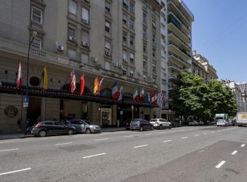 Departamento · 172m² · 4 Ambientes · 1 Cochera · Exclusivo Departamento Sobre Av Alvear con Cochera - Baulera y Seguridad 24 Hs