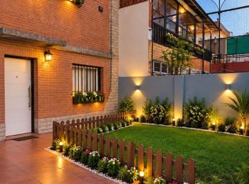 Casa de 3 ambientes, La Paternal · Casa con Terraza, Garage y Jardin