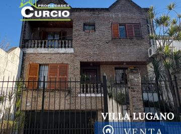 Casa · 245m² · 5 Ambientes · 3 Cocheras · Venta Casa 5 Ambientes con Garage Para 3 Vehículos y Parque en Villa Lugano
