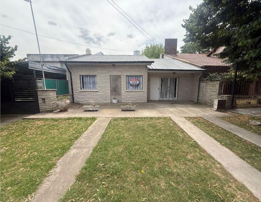 Casa 4 amb, 200m² con parque y parrilla