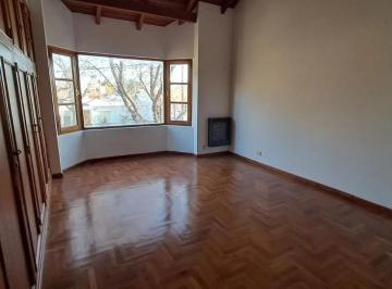 Casa de 1 ambiente, Córdoba · Cerro - Residencia Elegante con 4 Dorm, 2 Cocheras (Pasantes) - Única