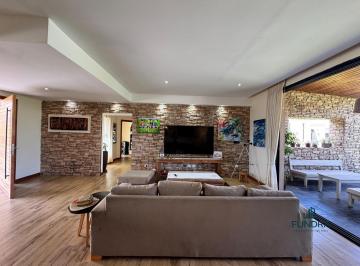 Casa · 230m² · 4 Ambientes · 2 Cocheras · Casa 4 Ambientes Fincas de San Vicente