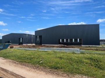 Bodega-Galpón · 1200m² · 5 Ambientes · Nave en Alquiler en Aurel Parq Parque Industrial